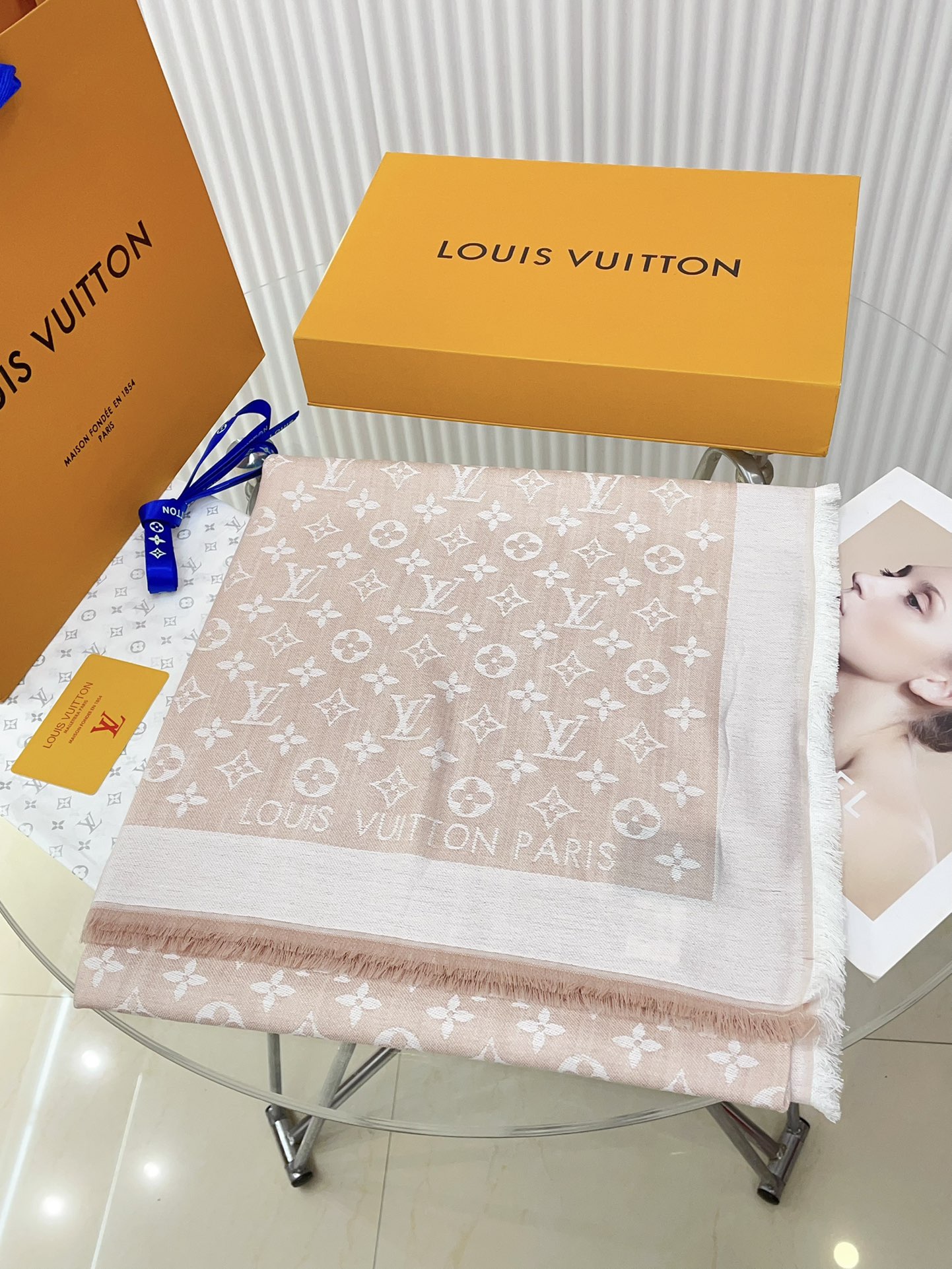 LV Monogram Denim Shawls M78144 Ivoire